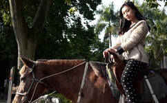 第一次挺进莹莹的身体里视频